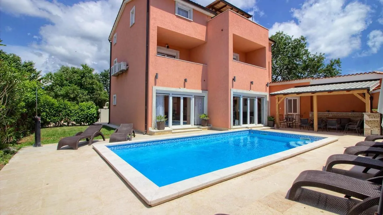 Wonderful Villa Katarina With Heated Pool And Jacuzzy Sea View Medulin
