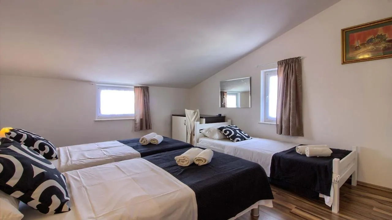 Wonderful Villa Katarina With Heated Pool And Jacuzzy Sea View Medulin