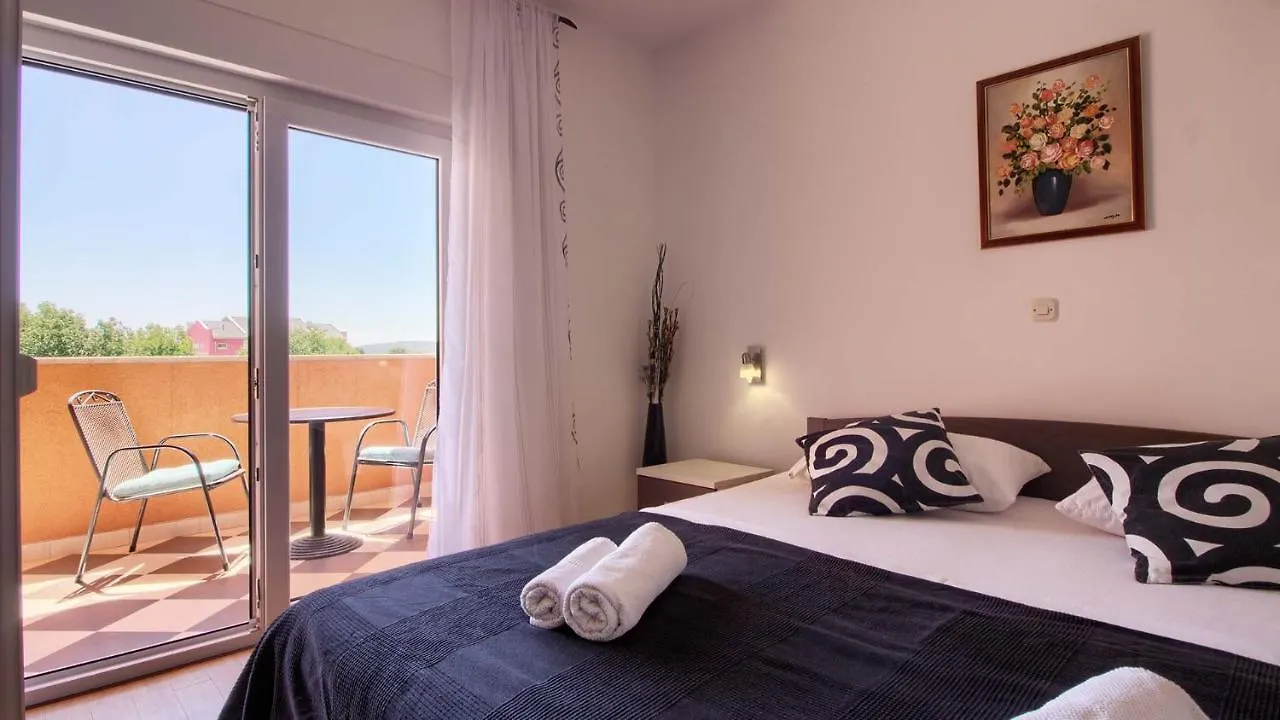 Wonderful Villa Katarina With Heated Pool And Jacuzzy Sea View Medulin 0*,  Croatia