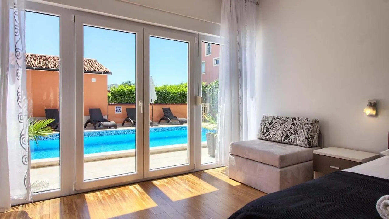 Wonderful Villa Katarina With Heated Pool And Jacuzzy Sea View Medulin