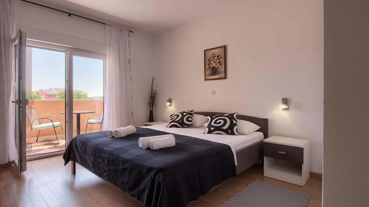 Wonderful Villa Katarina With Heated Pool And Jacuzzy Sea View Medulin