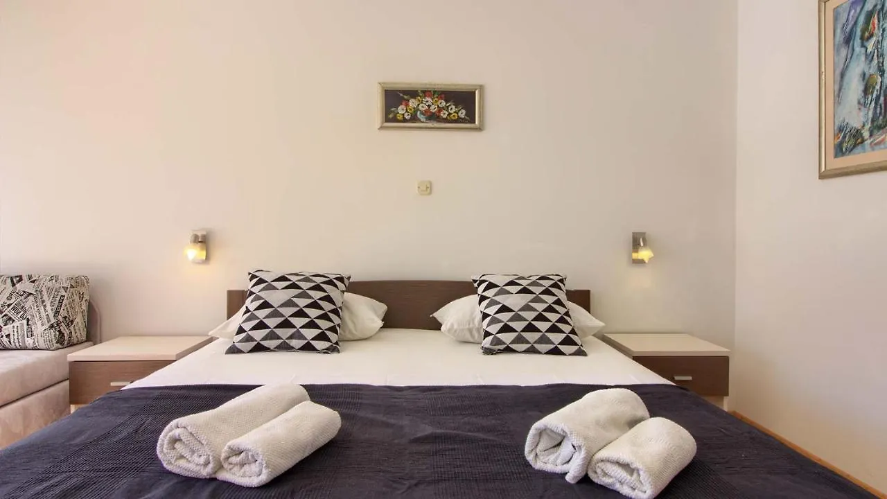 Wonderful Villa Katarina With Heated Pool And Jacuzzy Sea View Medulin