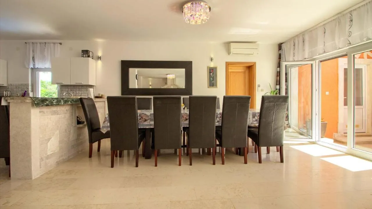 Wonderful Villa Katarina With Heated Pool And Jacuzzy Sea View Medulin Croatia