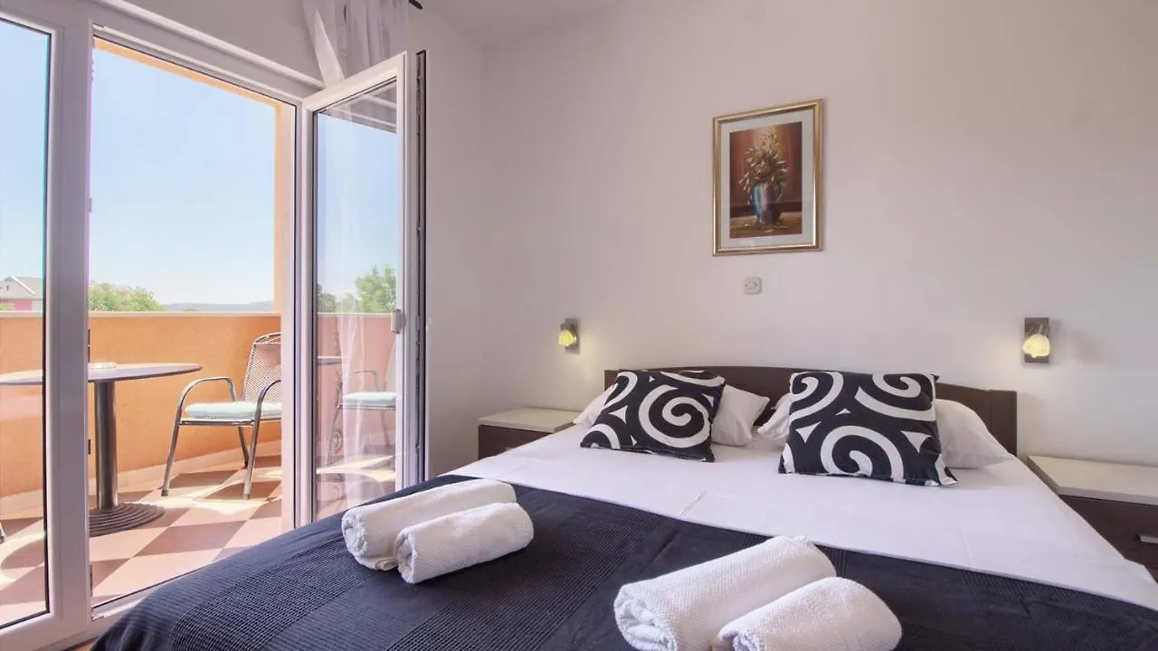 Wonderful Villa Katarina With Heated Pool And Jacuzzy Sea View Medulin